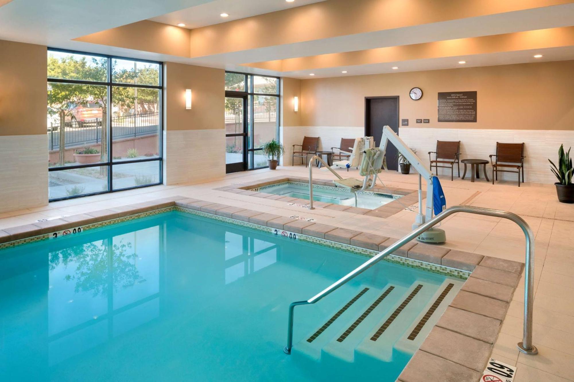 Hotel Hampton